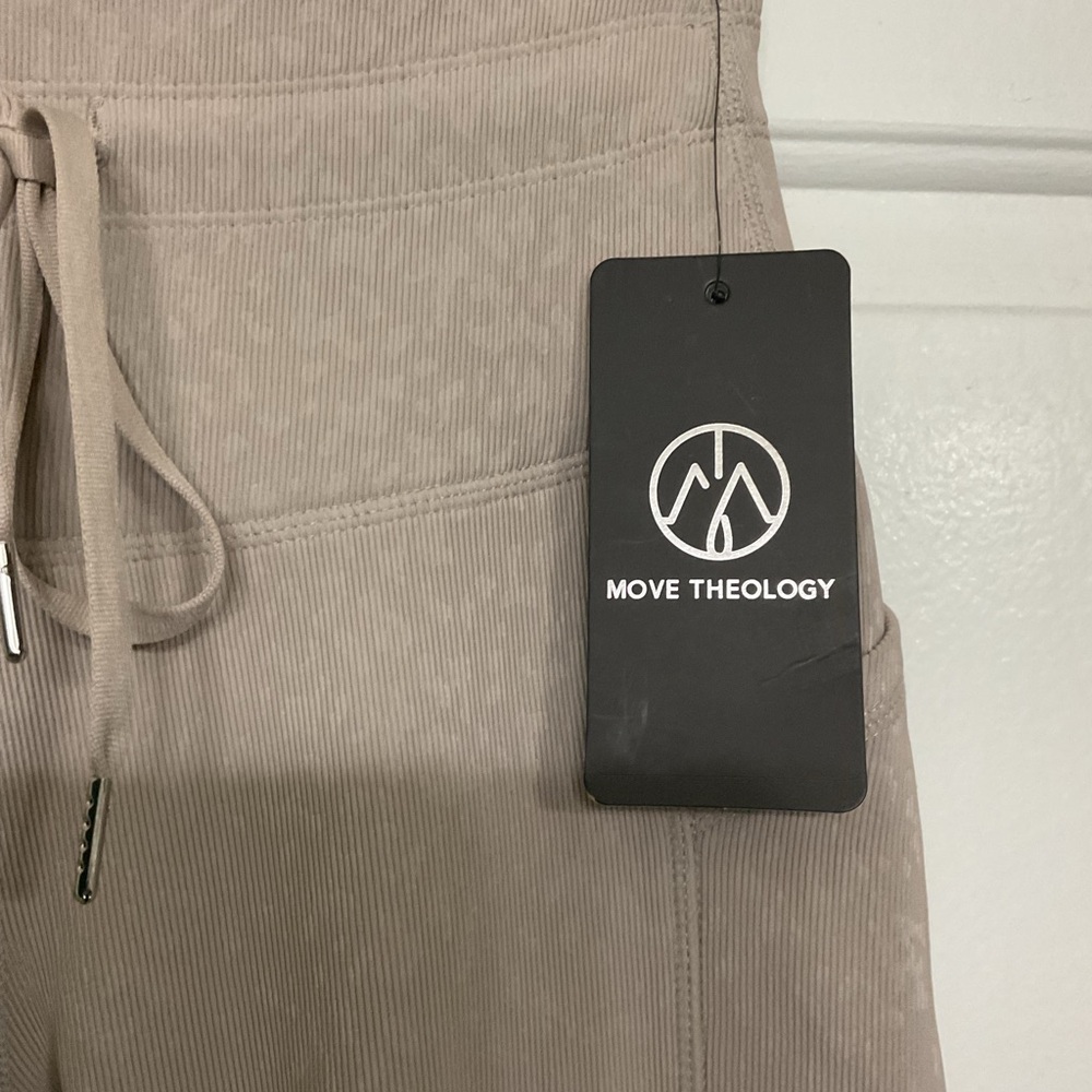 High-Waist Ribbed Bike Shorts in Taupe - Picture 8 of 8